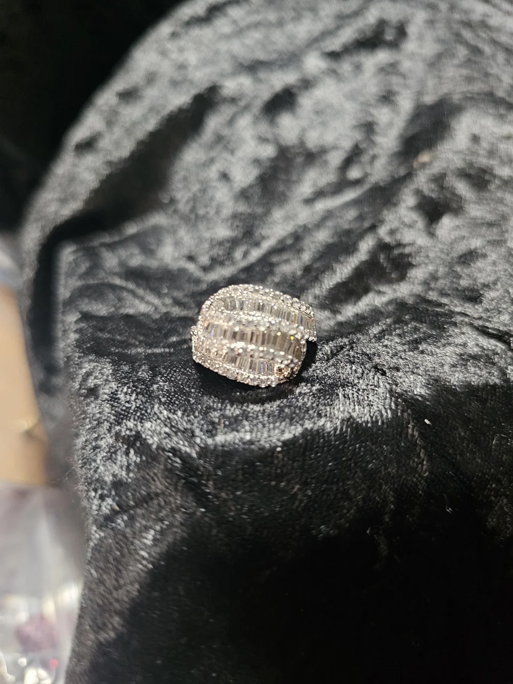 Elegant Crystal Pavé Statement Ring - Silver Tone size 8